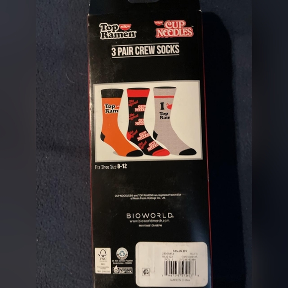New mens Bioworld Cup Noodles - 3 pack crew socks Size 8-12 - Picture 2 of 7